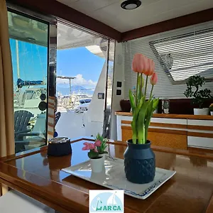 Boat And Breakfast Monica Naples